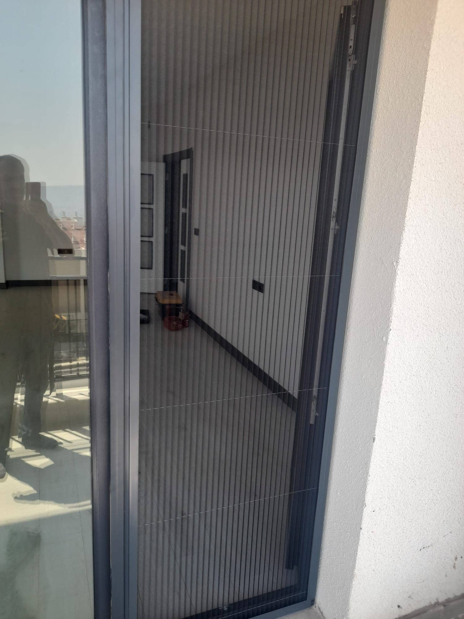 İzmir Bayraklı TOKİ akordiyon sineklik montajı antrasit gri İzmir Bayraklı TOKİ akordiyon sineklik montajı antrasit gri - İzmir Bornova Sineklik projesi | Günsan Alüminyum
