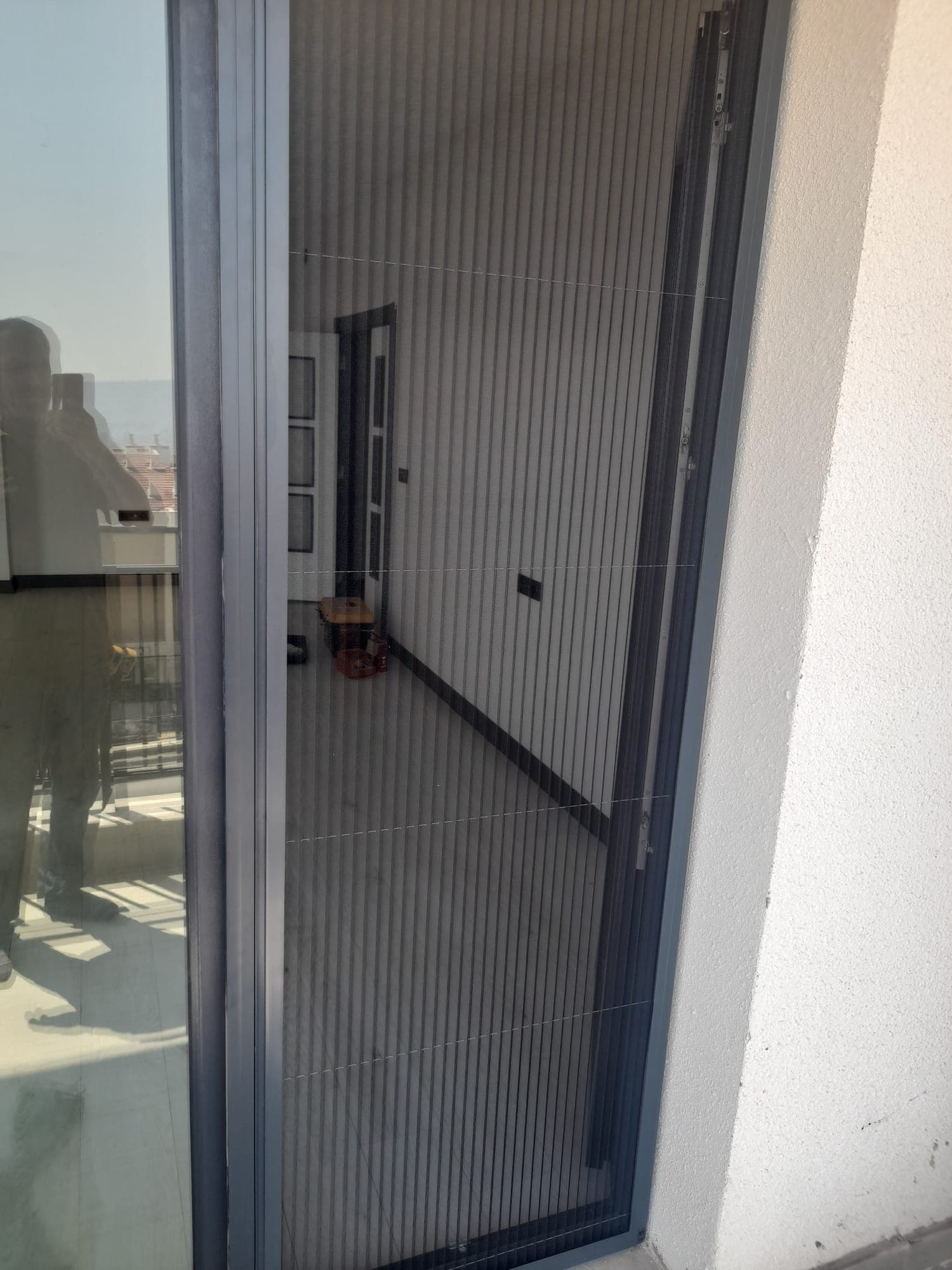 İzmir Bayraklı TOKİ akordiyon sineklik montajı antrasit gri | Günsan Alüminyum İzmir İzmir Bayraklı TOKİ akordiyon sineklik montajı antrasit gri — İzmir Sineklik montajı, Günsan Alüminyum